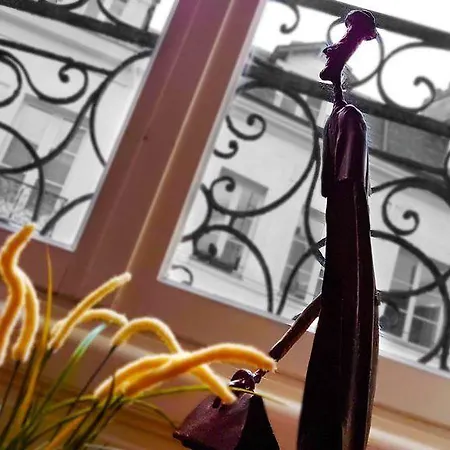 Hotel Saint-patrick Coeur De *