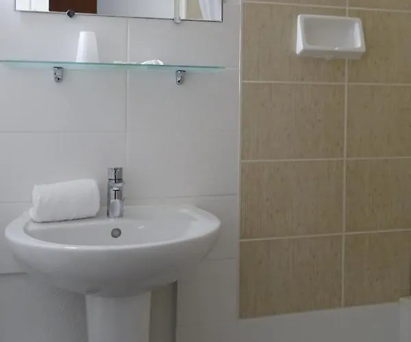 Saint-patrick Hotel *