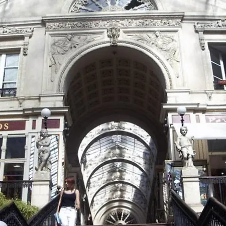 Saint-patrick Hotel *