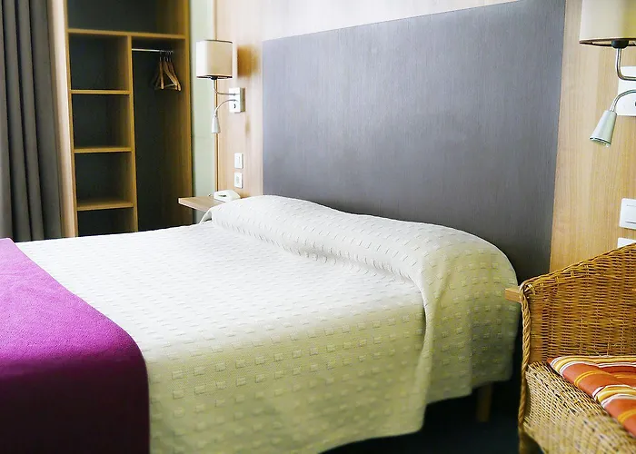 Hotel Saint-patrick Coeur De *